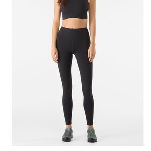 Arcteryx Essent Black Legging
Size 12